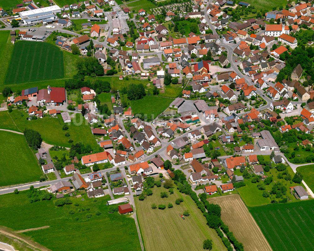 Uttenweiler von oben - Ortsansicht in Uttenweiler im Bundesland Baden-Württemberg, Deutschland