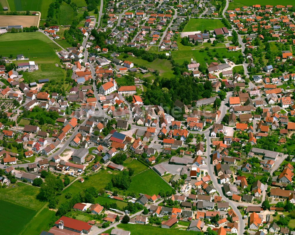Uttenweiler aus der Vogelperspektive: Ortsansicht in Uttenweiler im Bundesland Baden-Württemberg, Deutschland