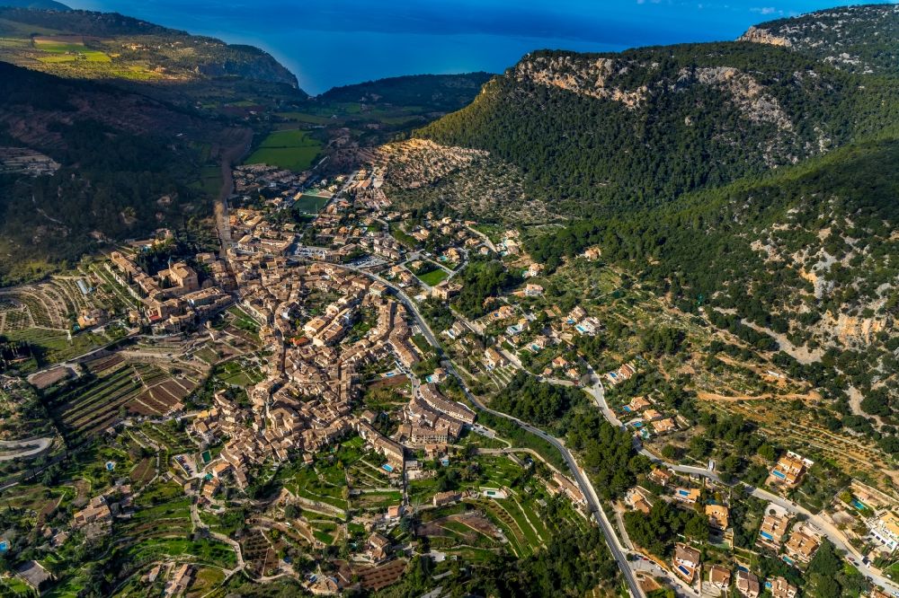Luftaufnahme Valldemossa - Ortsansicht in Valldemossa in Balearische Insel Malorca, Spanien