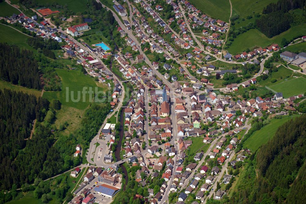 Luftaufnahme Vöhrenbach - Ortsansicht in Vöhrenbach im Bundesland Baden-Württemberg, Deutschland