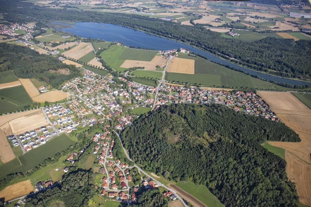 Luftbild Viecht - Ortsansicht von Viecht mit Echinger Stausee und Mittlere-Isar-Kanal im Bundesland Bayern, Deutschland
