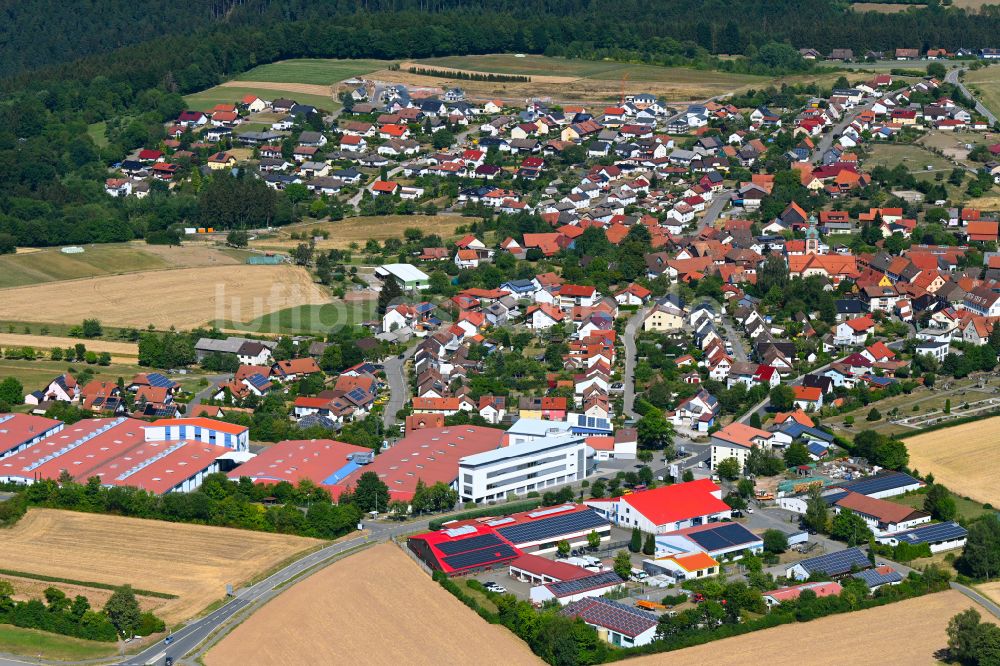 Waldkatzenbach aus der Vogelperspektive: Ortsansicht in Waldkatzenbach im Bundesland Baden-Württemberg, Deutschland