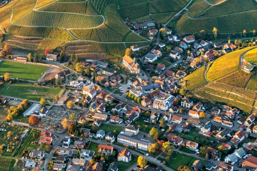 Durbach aus der Vogelperspektive: Ortsansicht des Weinortes Durbach im Bundesland Baden-Württemberg, Deutschland