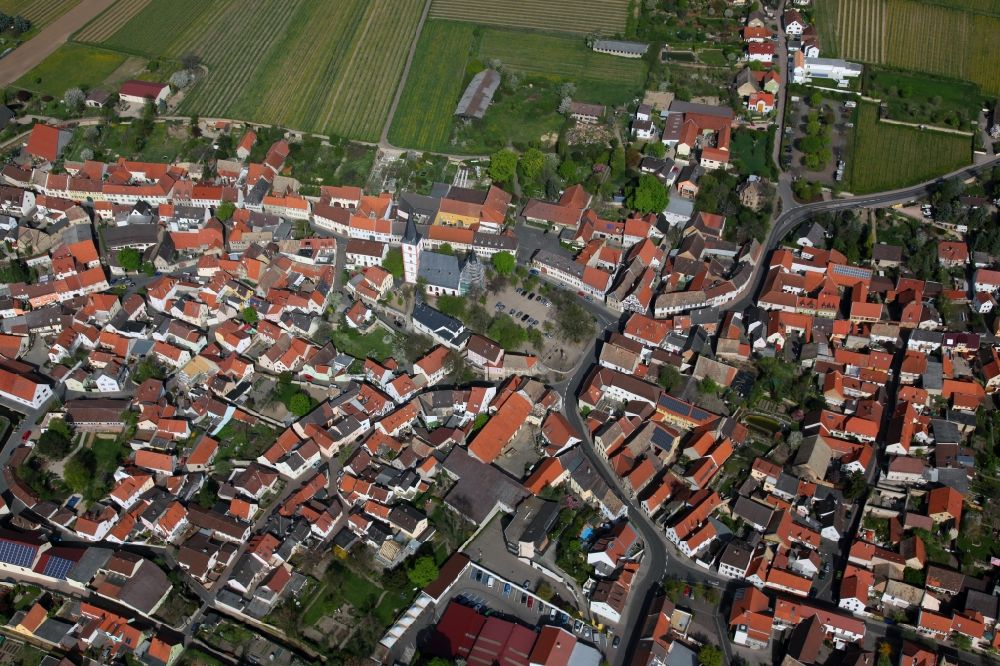 Luftaufnahme Westhofen - Ortsansicht von Westhofen - einer Ortsgemeinde im Landkreis Alzey-Worms in Rheinland-Pfalz