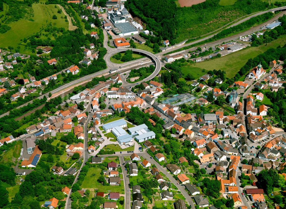 Winnweiler aus der Vogelperspektive: Ortsansicht in Winnweiler im Bundesland Rheinland-Pfalz, Deutschland