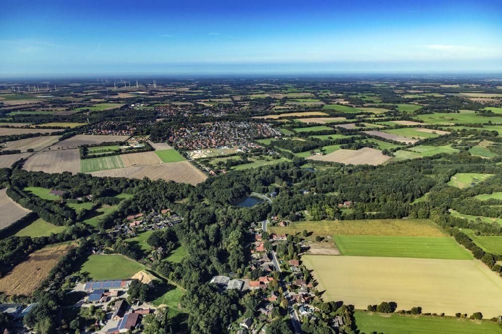 Fredenbeck von oben - Ortsansicht zwischen Fredenbeck und Deinste im Bundesland Niedersachsen, Deutschland