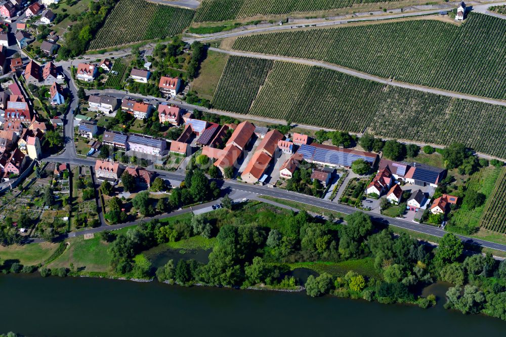 Luftaufnahme Frickenhausen am Main - Ortsbereich am Weinbaugebiet in Frickenhausen am Main im Bundesland Bayern, Deutschland