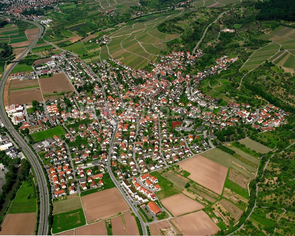 Grunbach aus der Vogelperspektive: Ortsbereich am Weinbaugebiet in Grunbach im Bundesland Baden-Württemberg, Deutschland