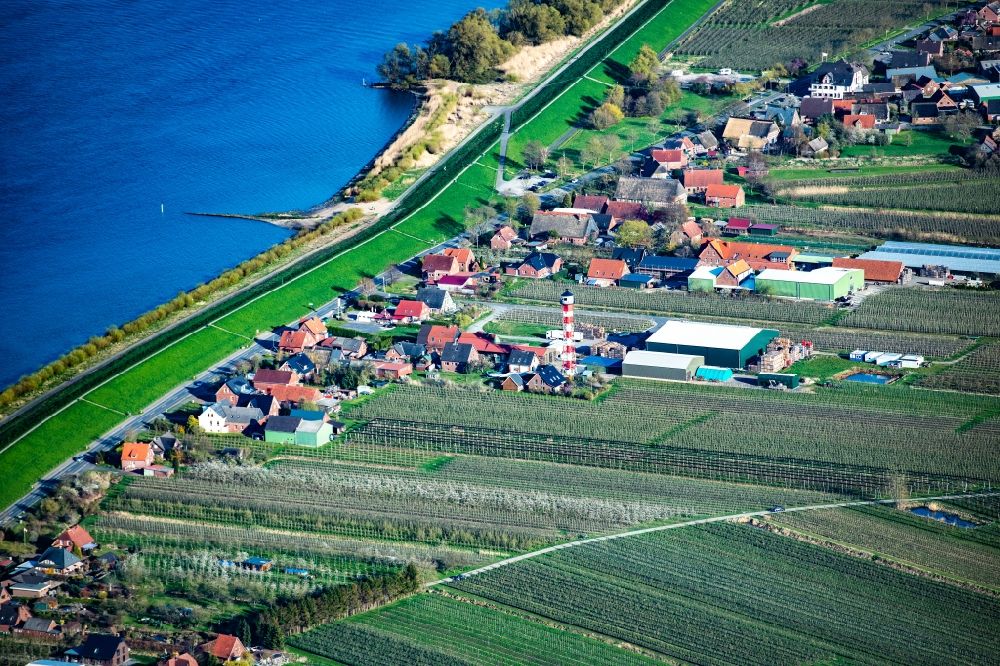 Luftbild Jork - Ortschaft an den Fluss- Uferbereichen der Elbe im Ortsteil Wisch in Jork im Bundesland Niedersachsen, Deutschland