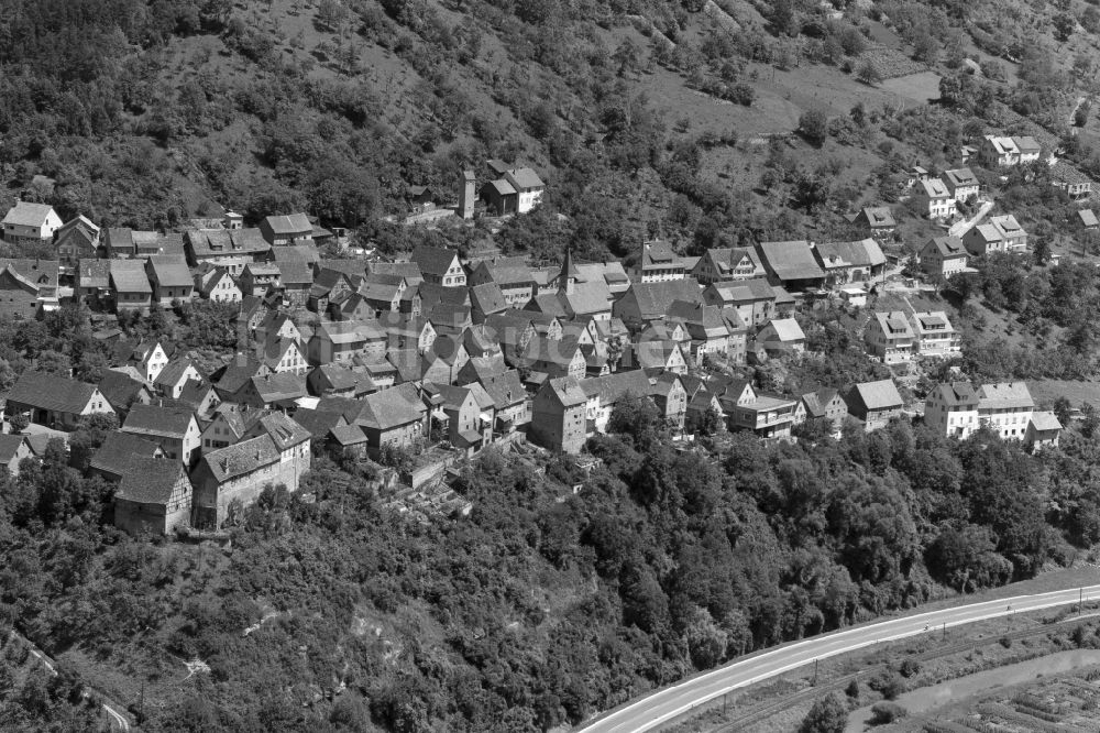 Künzelsau von oben - Ortschaft an den Fluss- Uferbereichen des Kocher im Ortsteil Nagelsberg in Künzelsau im Bundesland Baden-Württemberg, Deutschland
