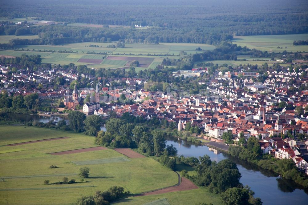 Luftaufnahme Großkrotzenburg - Ortschaft an den Fluss- Uferbereichen des Main in Großkrotzenburg im Bundesland Hessen, Deutschland