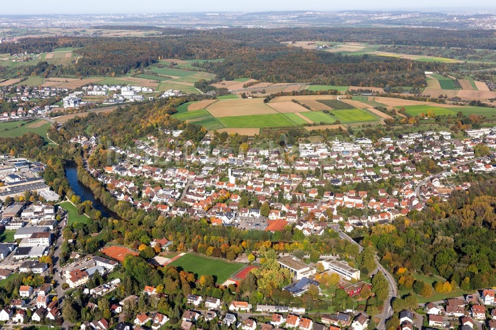 Luftbild Zizishausen - Ortschaft an den Fluss- Uferbereichen des Neckar in Zizishausen im Bundesland Baden-Württemberg, Deutschland
