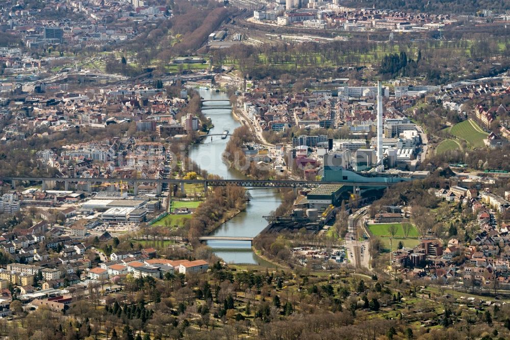 Luftbild Stuttgart - Ortschaft an den Fluss- Uferbereichen des Neckars in Stuttgart im Bundesland Baden-Württemberg, Deutschland