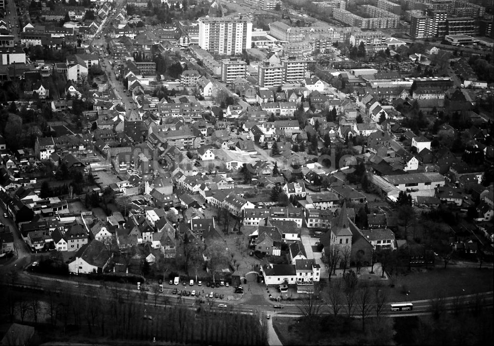 Luftaufnahme Baumberg - Ortschaft an den Fluss- Uferbereichen des Rhein in Baumberg im Bundesland Nordrhein-Westfalen, Deutschland