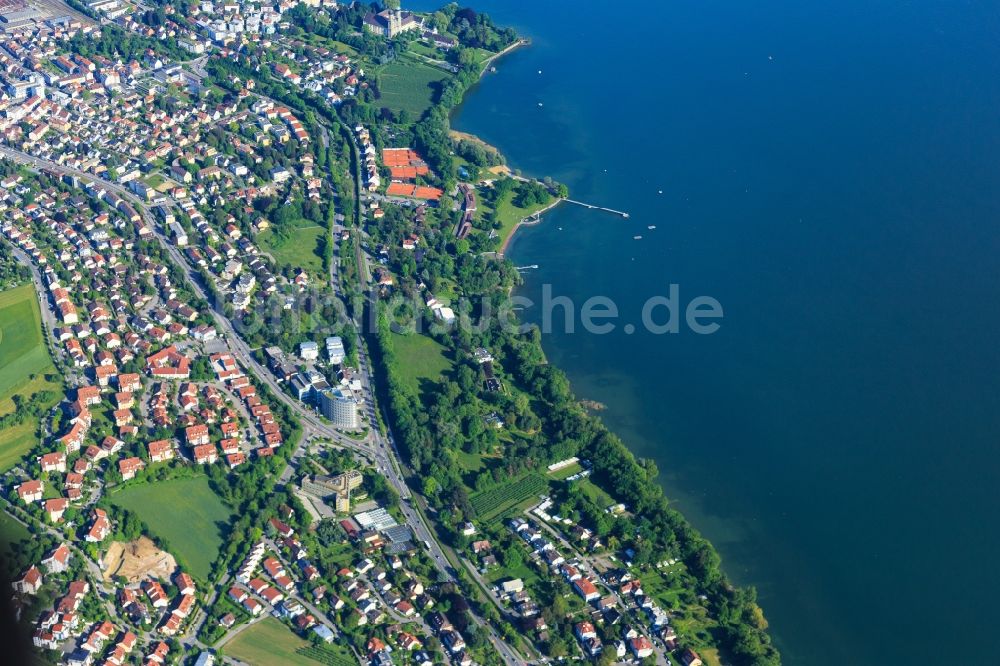 Friedrichshafen von oben - Ortskern am Bodensee im Ortsteil Windhaig in Friedrichshafen im Bundesland Baden-Württemberg, Deutschland