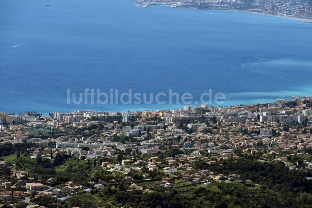 Luftbild Cagnes-sur-Mer - Ortskern und Orts- Zentrum an der Meeres- Küste des Mittelmeeres in Cagnes-sur-Mer in Provence-Alpes-Cote d'Azur, Frankreich
