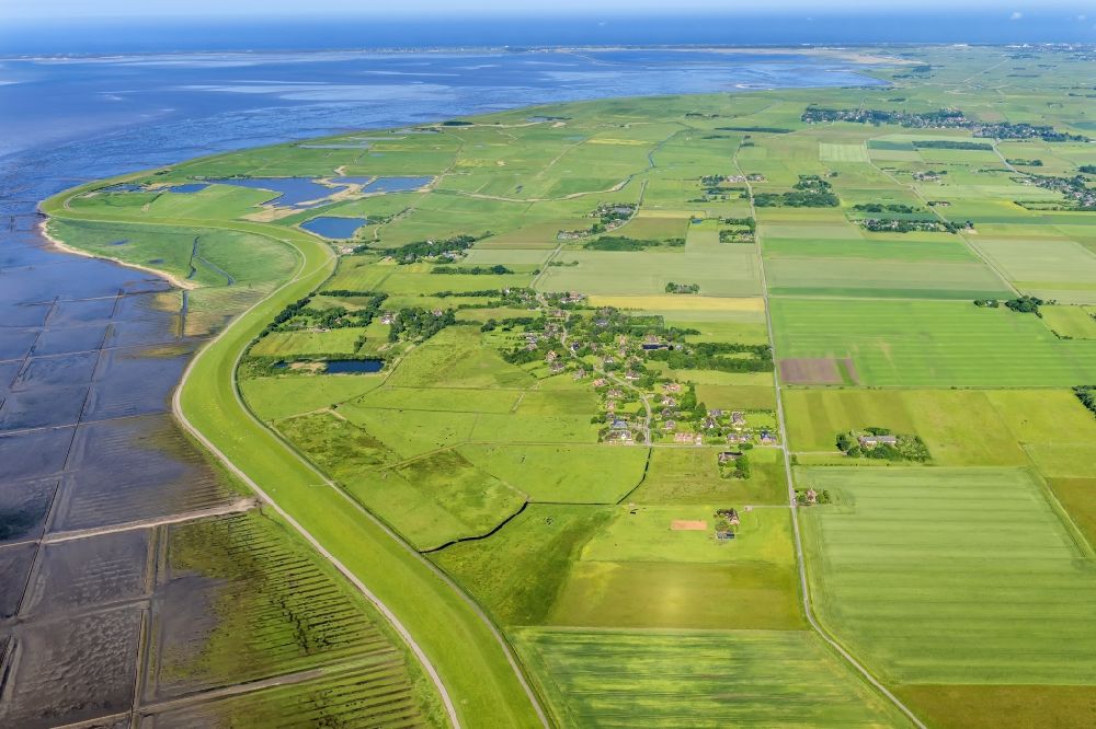Luftaufnahme Sylt-Ost - Ortskern und Orts- Zentrum an der Meeres- Küste der Nordsee in Morsum-Osterende im Bundesland Schleswig-Holstein