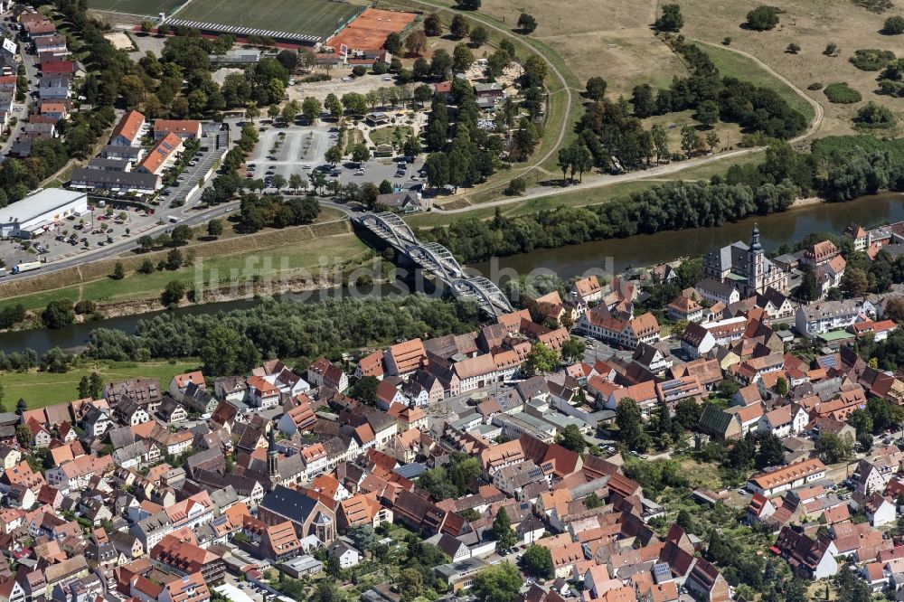 Luftbild Mannheim - Ortskern Seckenheim am Uferbereich des Neckar - Flußverlaufes in Mannheim im Bundesland Baden-Württemberg, Deutschland