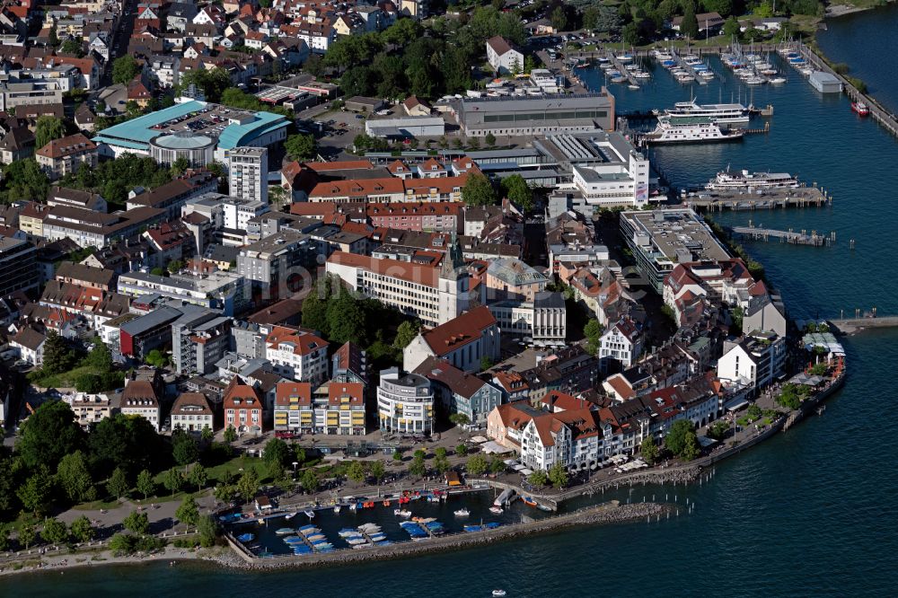 Luftaufnahme Friedrichshafen - Ortskern am Uferbereich des Bodensee in Friedrichshafen im Bundesland Baden-Württemberg, Deutschland