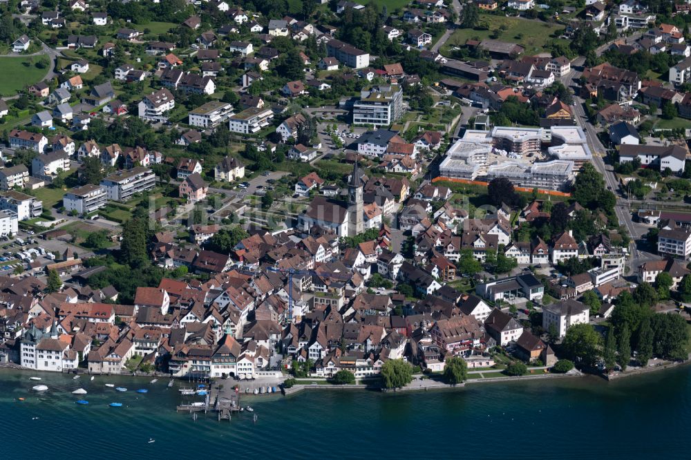 Steckborn aus der Vogelperspektive: Ortskern am Uferbereich des Bodensee mit Schiffsanlegestelle in Steckborn im Kanton Thurgau, Schweiz