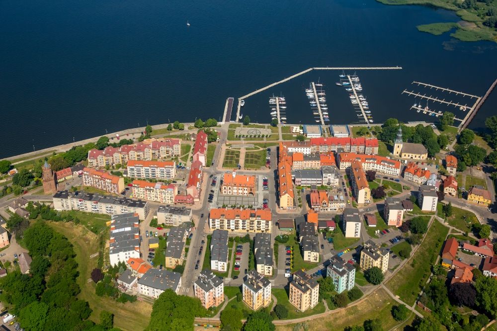 Luftbild Kamien Pomorski - Ortskern am Uferbereich des Camminer Bodden in Kamien Pomorski in Westpommern, Polen