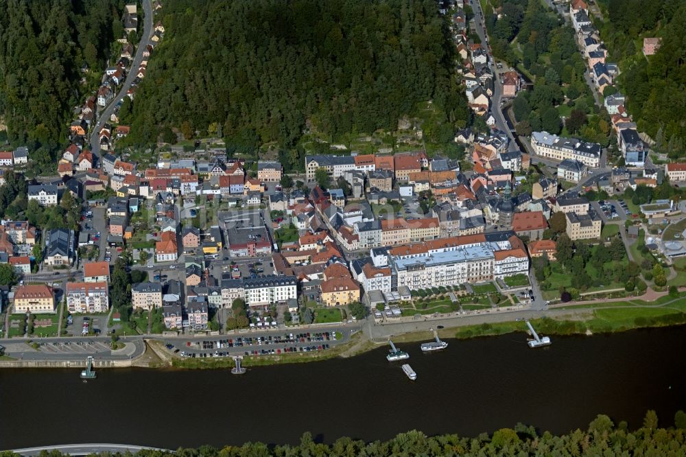 Luftbild Bad Schandau - Ortskern am Uferbereich des Elbe - Flußverlaufes in Bad Schandau in der Sächsischen Schweiz im Bundesland Sachsen, Deutschland