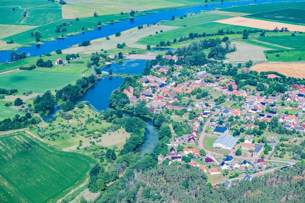 Luftbild Klöden - Ortskern am Uferbereich des Elbe - Flußverlaufes in Klöden im Bundesland Sachsen-Anhalt, Deutschland