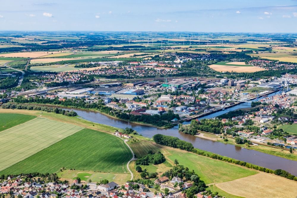Luftbild Riesa - Ortskern am Uferbereich des Elbe - Flußverlaufes im Ortsteil Gröba in Riesa im Bundesland Sachsen, Deutschland