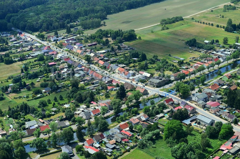 Luftbild Zerpenschleuse - Ortskern am Uferbereich des Finowkanal - Flußverlaufes in Zerpenschleuse im Bundesland Brandenburg, Deutschland