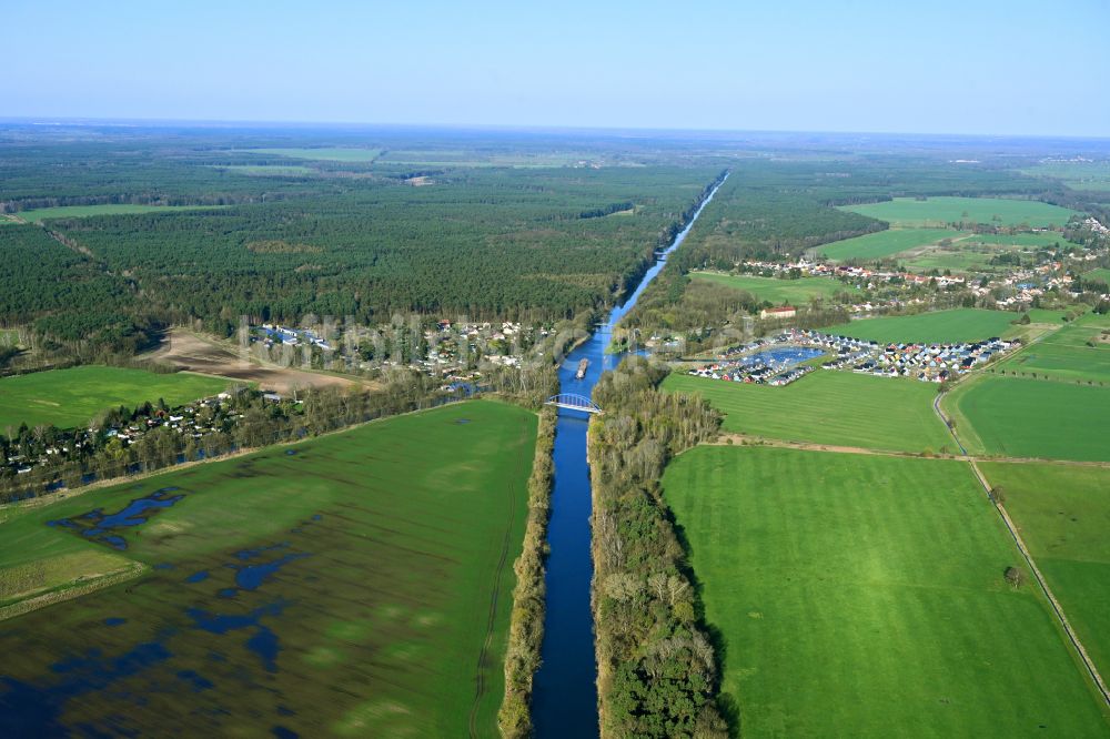 Wandlitz von oben - Ortskern am Uferbereich des Finowkanal - Flußverlaufes in Zerpenschleuse im Bundesland Brandenburg, Deutschland