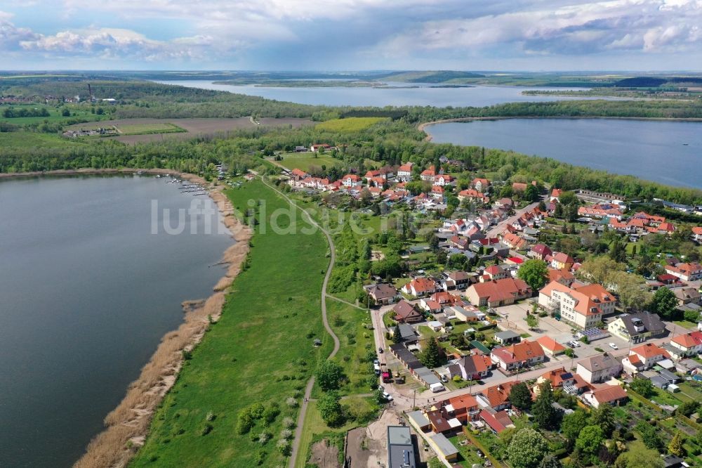 Luftbild Großkayna - Ortskern am Uferbereich Großkaynaer See in Großkayna im Bundesland Sachsen-Anhalt, Deutschland