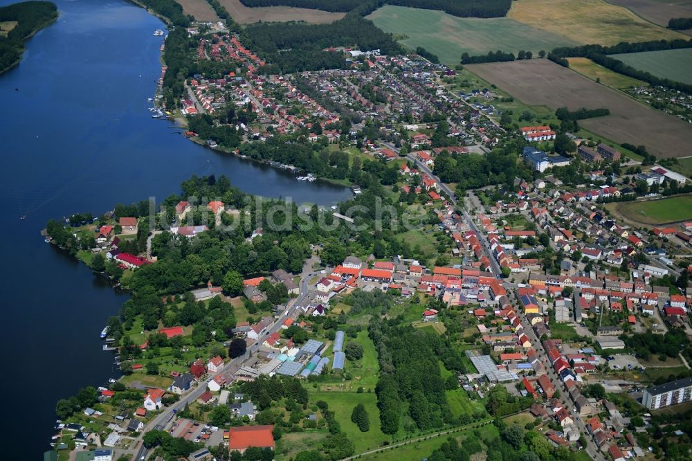 Luftbild Mirow - Ortskern am Uferbereich Mirower See in Mirow im Bundesland Mecklenburg-Vorpommern, Deutschland