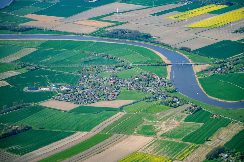 Luftbild Geversdorf - Ortskern am Uferbereich des Oste - Flußverlaufes in Geversdorf im Bundesland Niedersachsen, Deutschland