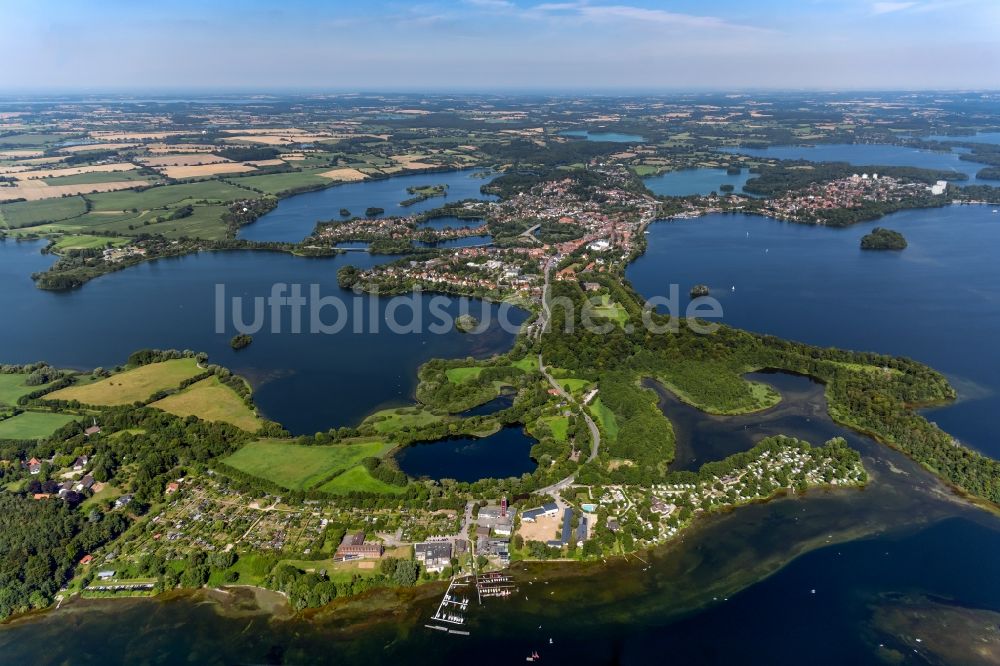 Plön von oben - Ortskern am Uferbereich in Plön im Bundesland Schleswig-Holstein, Deutschland