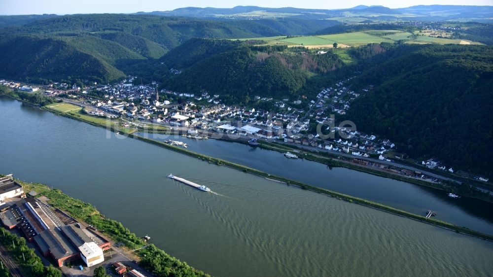 Luftbild Brohl-Lützing - Ortskern am Uferbereich des Rhein - Flußverlaufes in Brohl-Lützing im Bundesland Rheinland-Pfalz, Deutschland