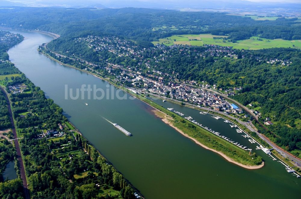 Oberwinter aus der Vogelperspektive: Ortskern am Uferbereich des Rhein - Flußverlaufes in Oberwinter im Bundesland Rheinland-Pfalz, Deutschland