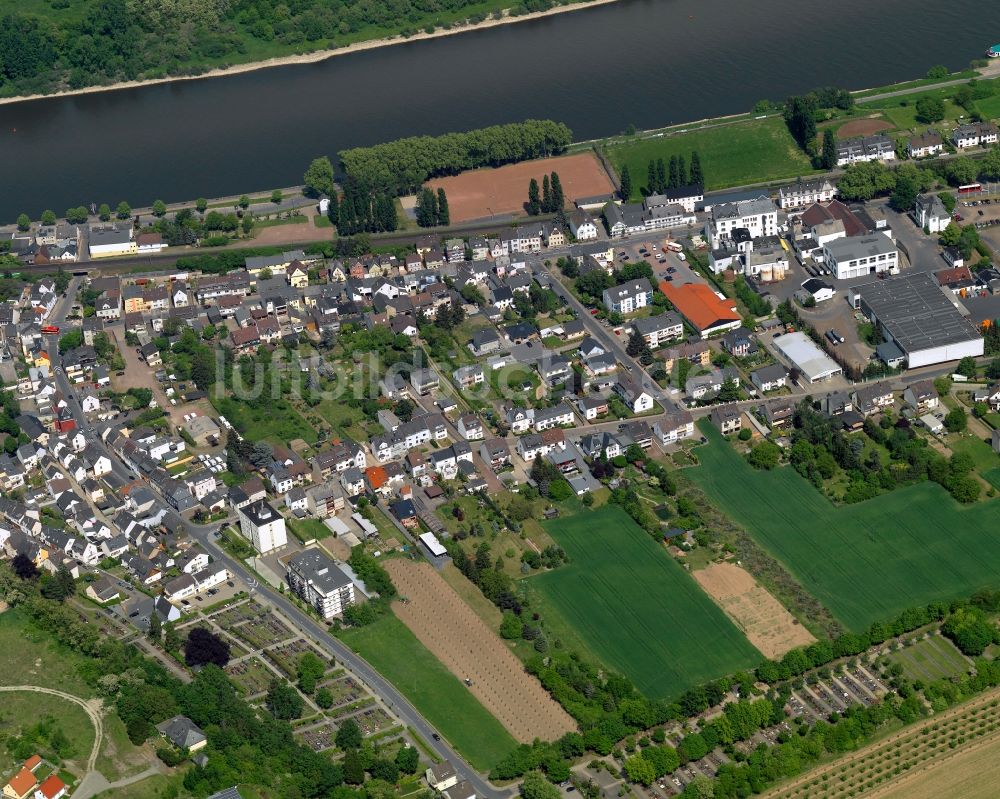 Weißenthurm aus der Vogelperspektive: Ortskern am Uferbereich des Rhein- Flußverlaufes in Weißenthurm im Bundesland Rheinland-Pfalz
