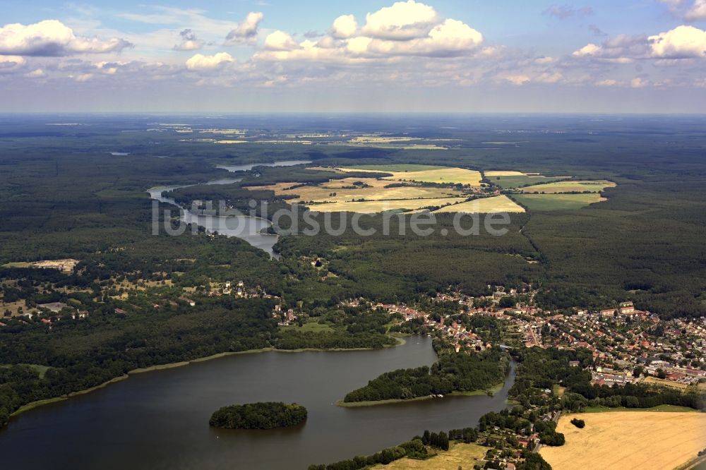 Alt Ruppin von oben - Ortskern am Uferbereich des Ruppiner See in Alt Ruppin im Bundesland Brandenburg, Deutschland
