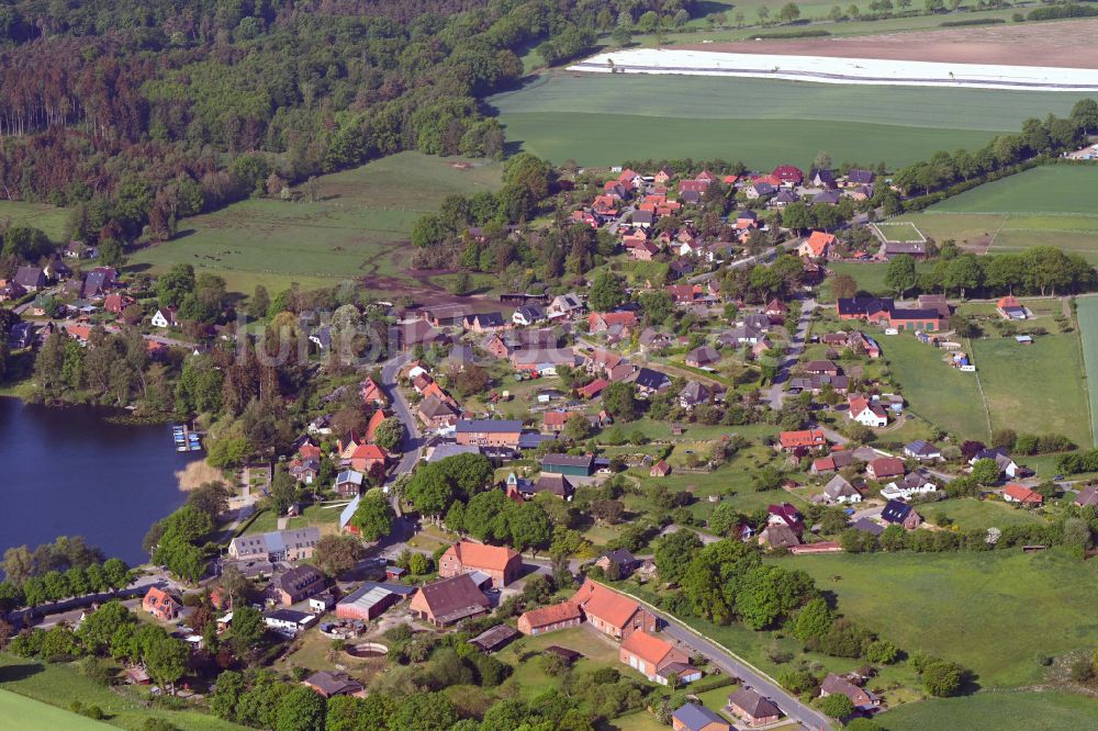 Luftaufnahme Salem - Ortskern am Uferbereich Salemer See in Salem im Bundesland Schleswig-Holstein, Deutschland