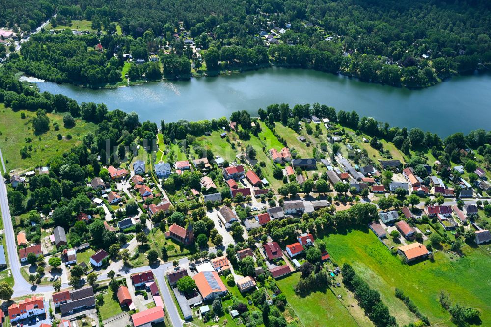 Luftbild Stolzenhagen - Ortskern am Uferbereich Stolzenhager See in Stolzenhagen im Bundesland Brandenburg, Deutschland