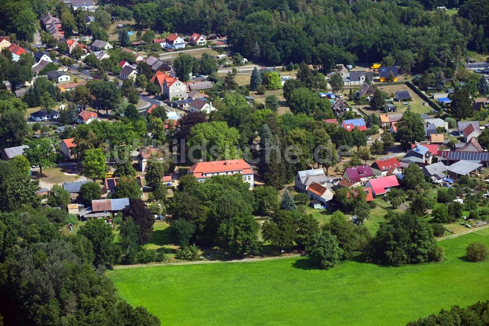 Luftbild Blossin - Ortskern am Uferbereich Wolziger See in Blossin im Bundesland Brandenburg, Deutschland