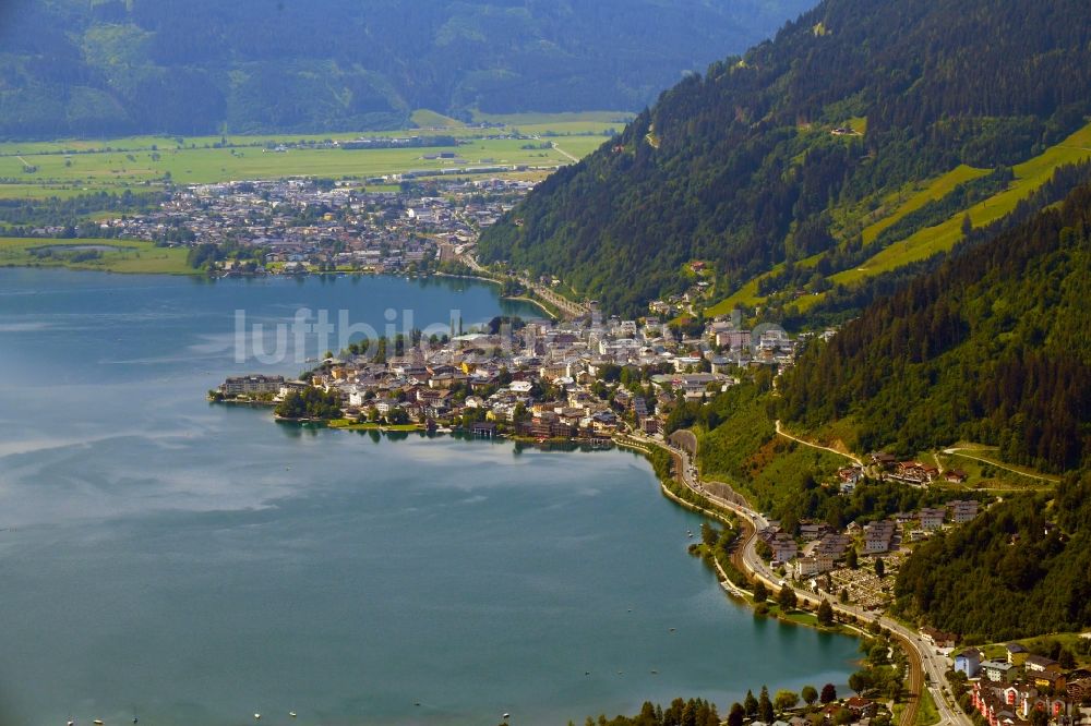 Luftbild Zell am See - Ortskern am Uferbereich des Zeller See in Zell am See in Salzburg, Österreich