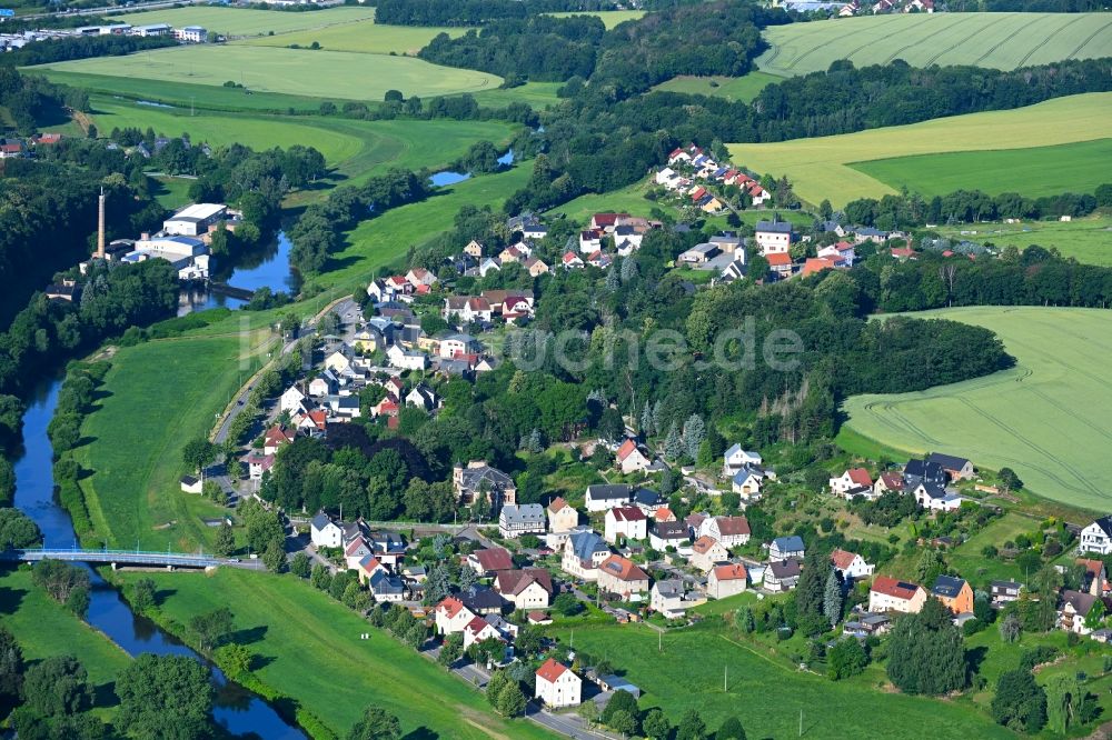 Remse aus der Vogelperspektive: Ortskern am Uferbereich des Zwickauer Mulde - Flußverlaufes in Remse im Bundesland Sachsen, Deutschland