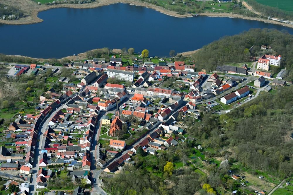 Luftaufnahme Penkun - Ortskern am Uferbereiche Schlosssee - Bürgersee in Penkun im Bundesland Mecklenburg-Vorpommern, Deutschland