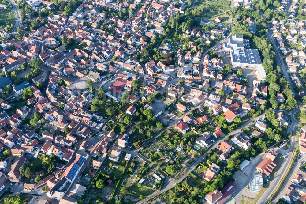 Luftaufnahme Westhofen - Ortskern in Westhofen im Bundesland Rheinland-Pfalz, Deutschland