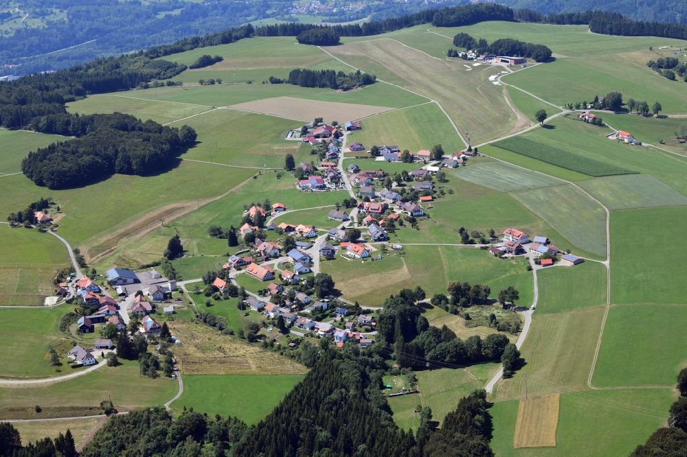 Luftaufnahme Rickenbach - Ortsteil Hütten mit Segelflug- Gelände vom Flugplatz Hütten-Hotzenwald in Rickenbach im Bundesland Baden-Württemberg, Deutschland