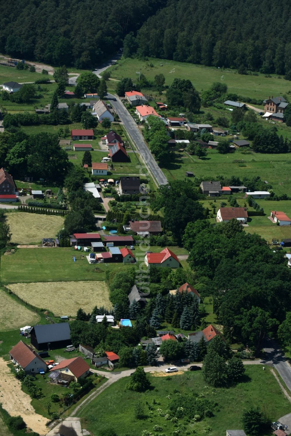 Schwarz aus der Vogelperspektive: Ortsteilansicht des Dorfes Buschhof in Schwarz im Bundesland Mecklenburg-Vorpommern