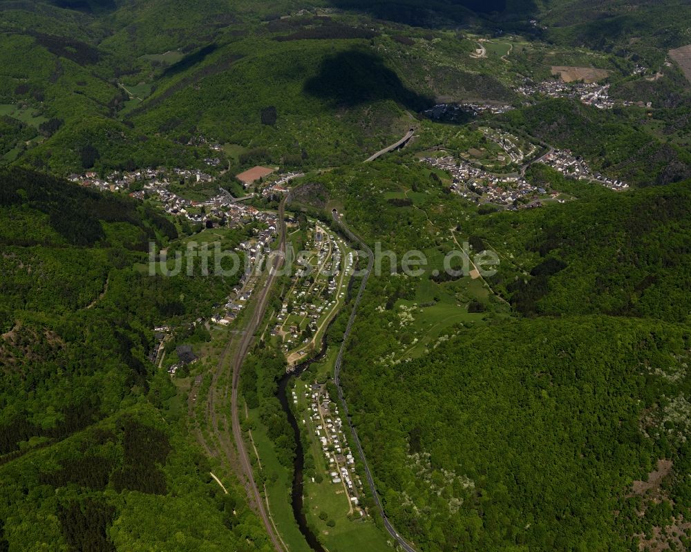 Luftaufnahme Altenahr - Ortsteilansicht von Kreuzberg in Altenahr im Bundesland Rheinland-Pfalz