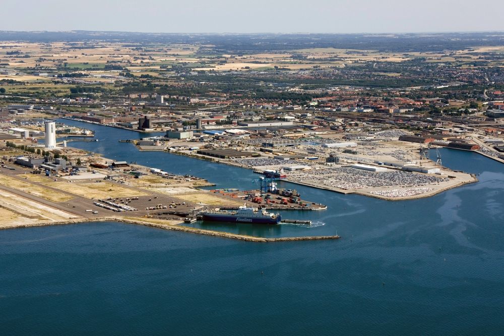 Luftbild Malmö - Ostsee- See- Hafen von Malmö in Schweden