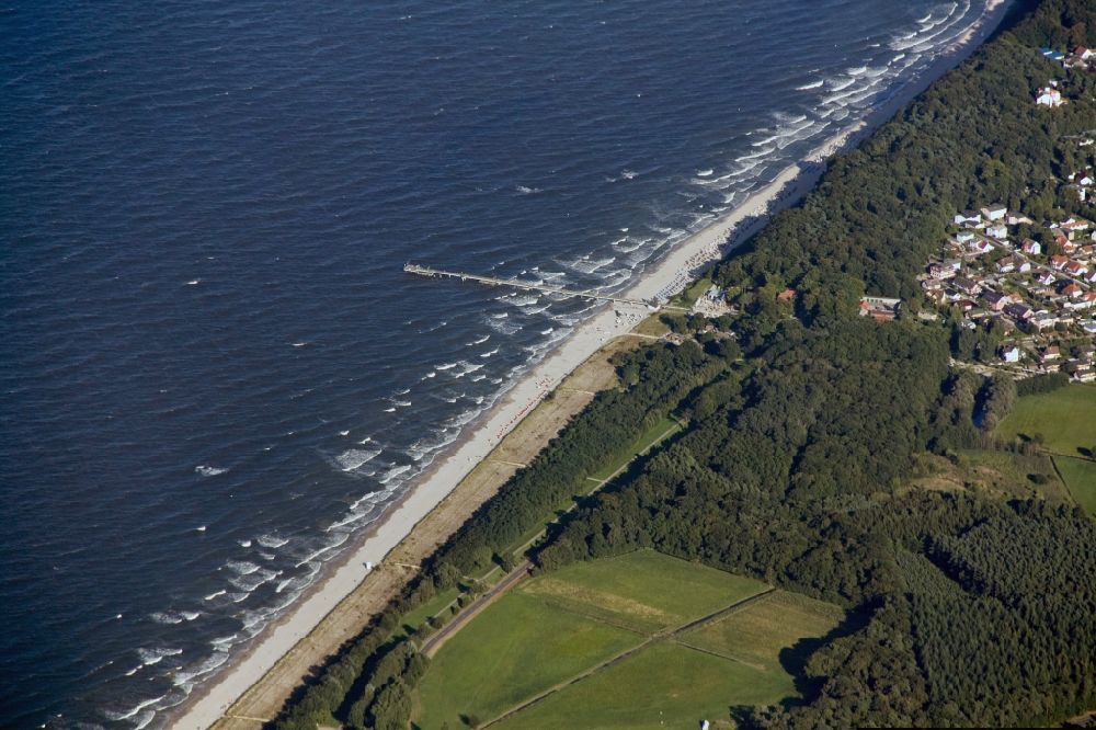 Luftaufnahme Koserow - Ostseebad Koserow an der Küste zur Ostsee auf der Insel Usedom im Bundesland Mecklenburg-Vorpommern